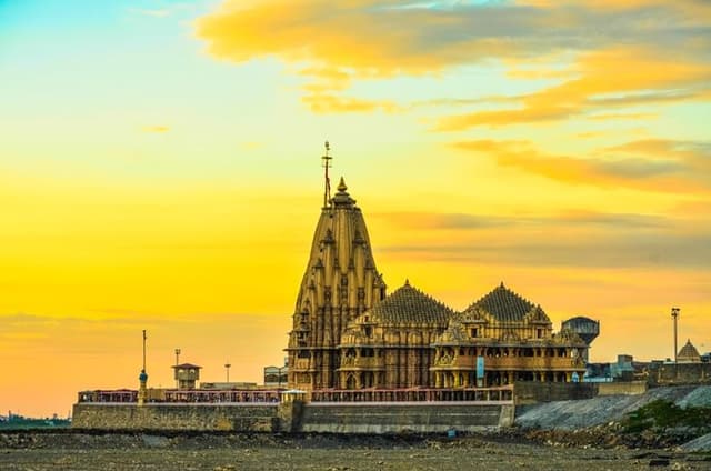 Rajkot to Gir Somnath Taxi Service – Book Hassle-Free Ride with CarryCabs Taxi
